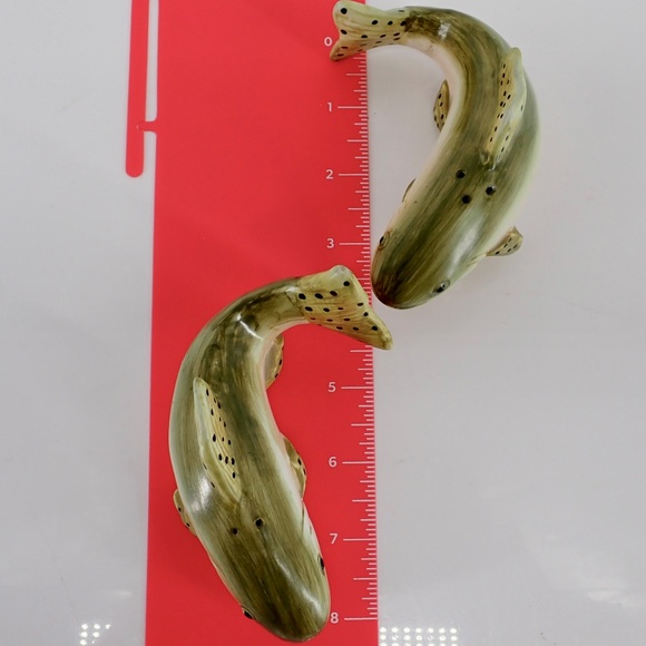 Rainbow Trout Lifelike Ceramic Kitsch Fish Salt & Pepper Shakers 4" Vintage - Picture 12 of 15